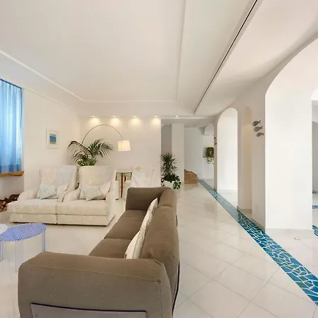 וילה Sleeps 10 With Pool Air Con And Wifi *