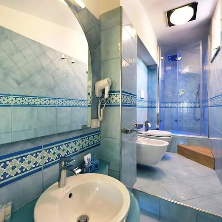 Sleeps 10 With Pool Air Con And Wifi *