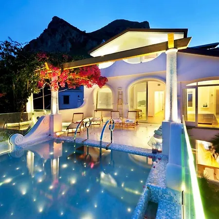 וילה Sleeps 10 With Pool Air Con And Wifi
