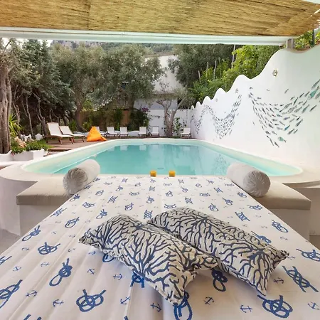 Sleeps 10 With Pool Air Con And Wifi * נראנו