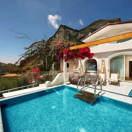 וילה Sleeps 10 With Pool Air Con And Wifi