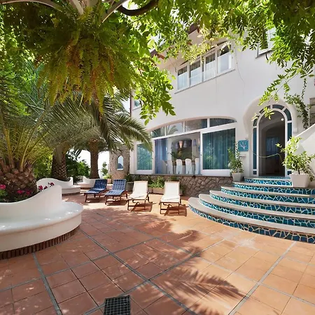 Sleeps 10 With Pool Air Con And Wifi *