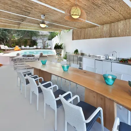 Sleeps 10 With Pool Air Con And Wifi *